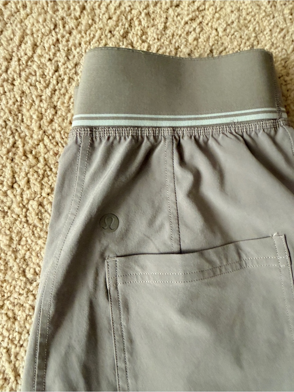 lululemon athletica Men's Athletic Shorts - Light Gray - Picture 2 of 2